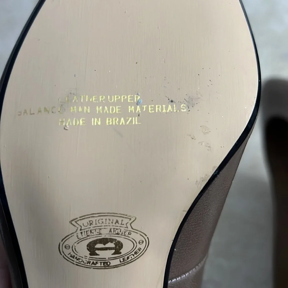 Etienne Aigner Vintage Leather Classic Heel Pumps size 8 N never worn